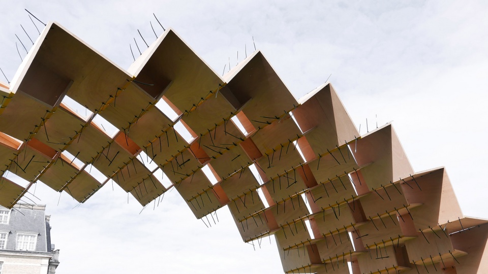 the accordion arch by atelier yokyok