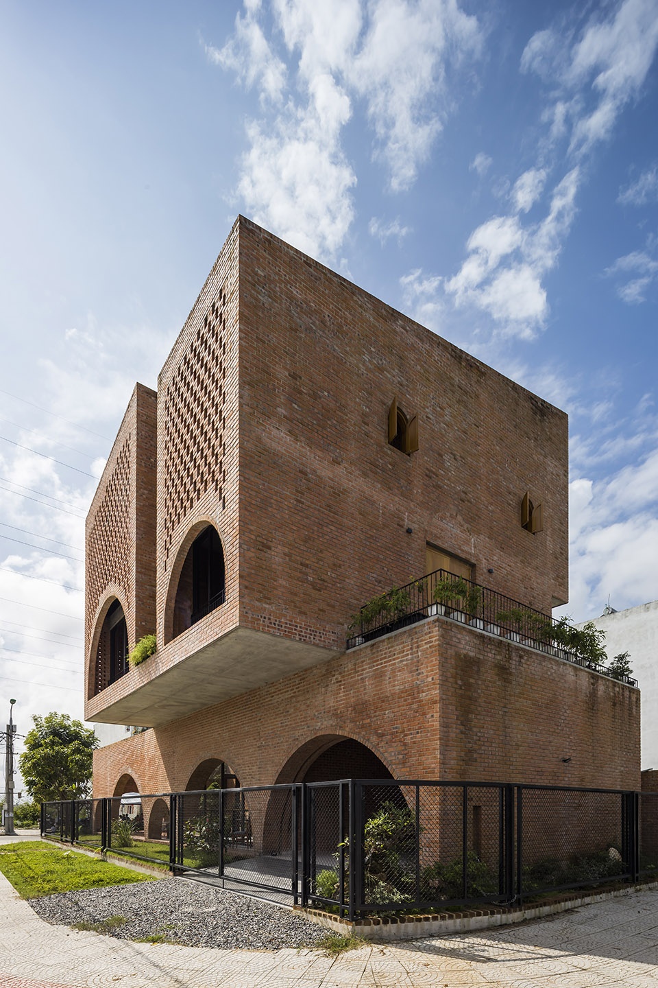 cuckoo house by tropical space