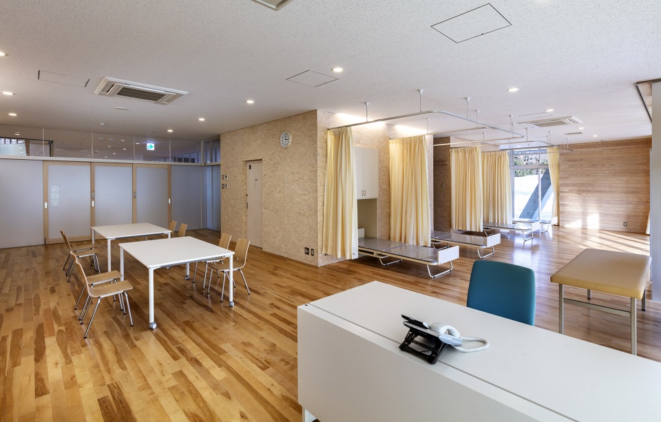 hokota south primary school by mikami architects