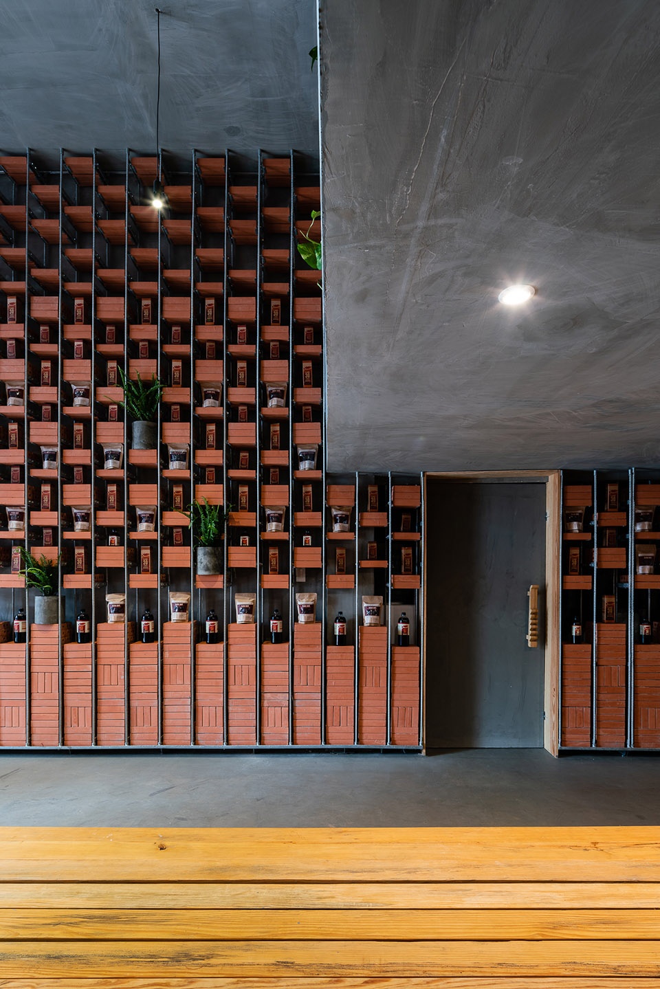 organicare showroom by tropical space
