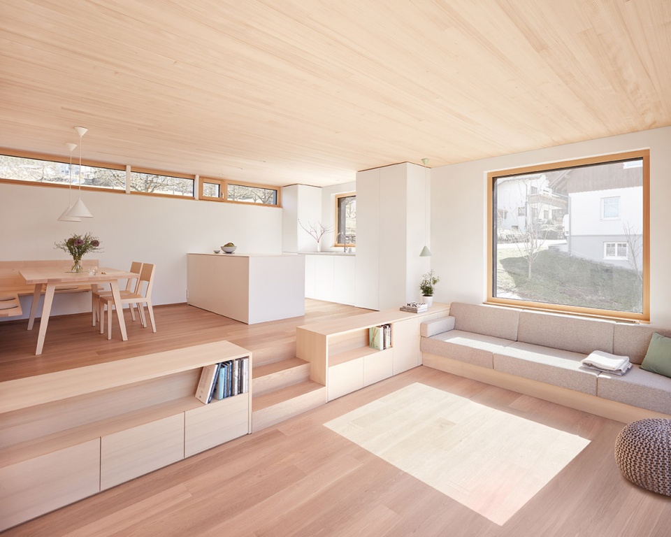 semi detached house on a hillside by mwarchitekten