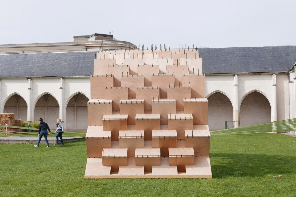 the accordion arch by atelier yokyok