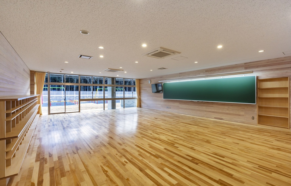 hokota south primary school by mikami architects