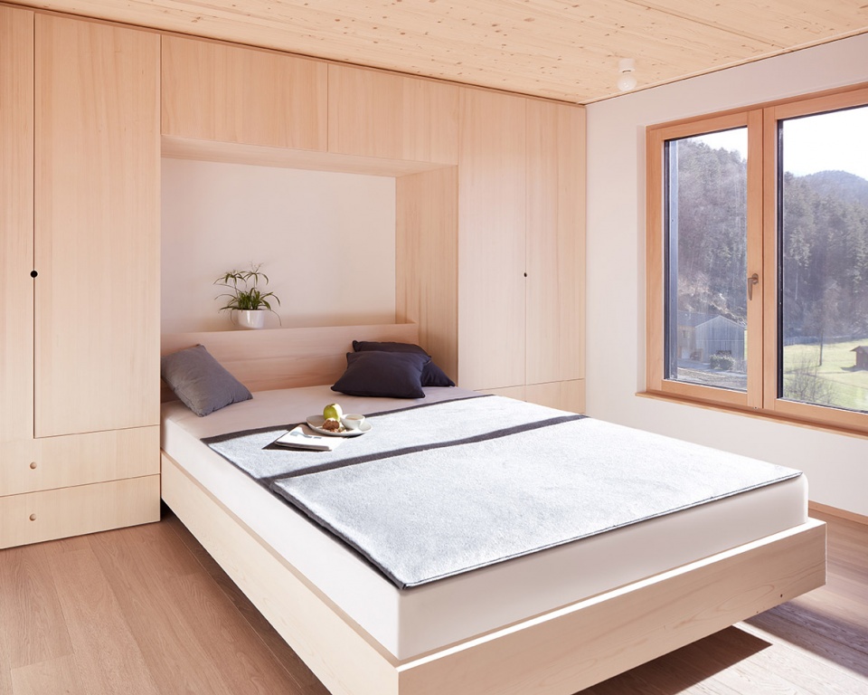 semi detached house on a hillside by mwarchitekten