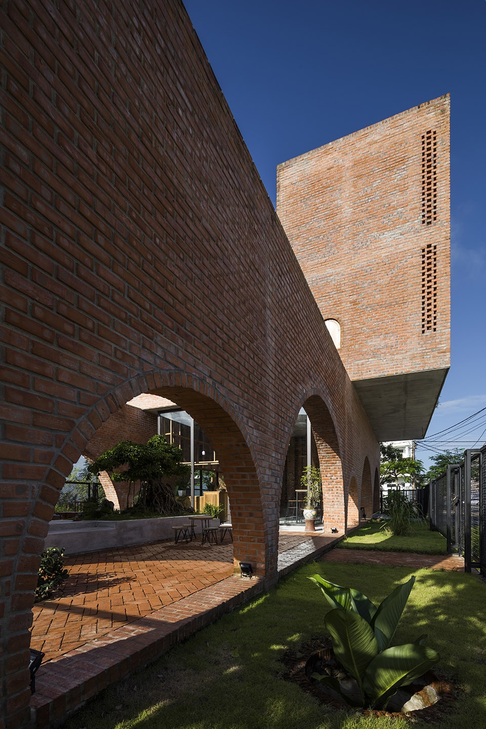 cuckoo house by tropical space