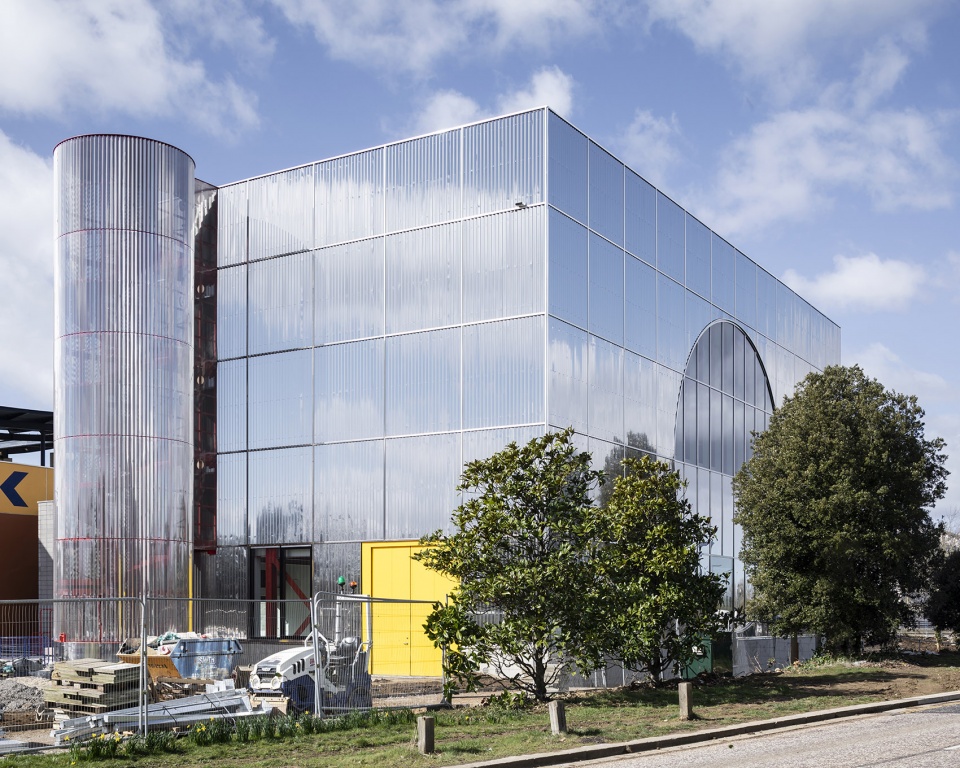 the new mk gallery by 6a architects