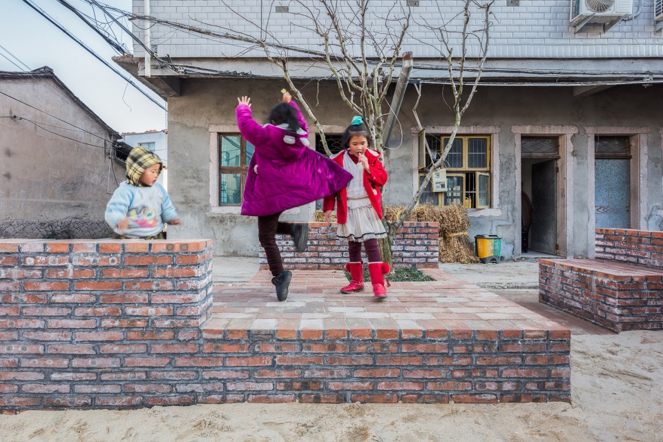 the secret base in a small town china by jla studio