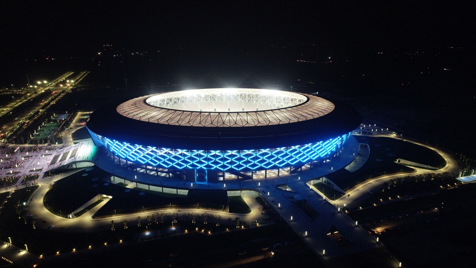 Стадионы китая. Dalian Stadium. «Dalian» стадион в Китае. Dalian Sports Center Stadium. Стадион славы Метревели.