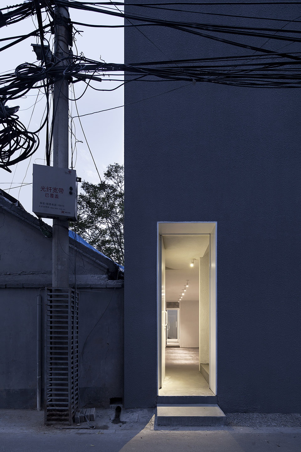 baitasi hutong gallery in beijing china by dna design and architecture studio