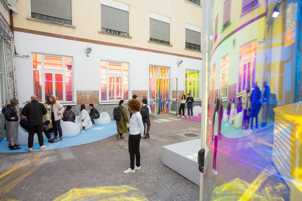 resonance installation by vave studio cheil worldwide