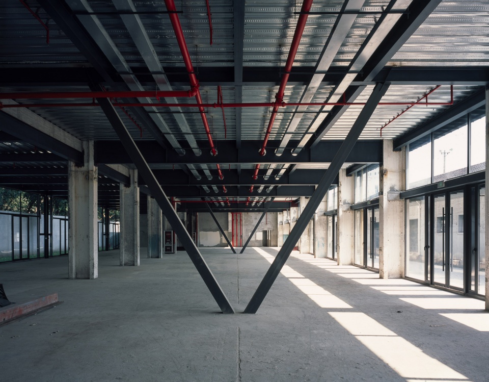 warehouse renovation in jingan shanghai by genarchitects