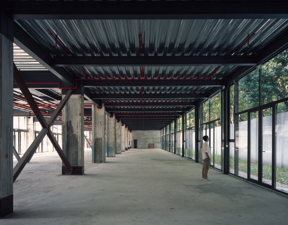 warehouse renovation in jingan shanghai by genarchitects