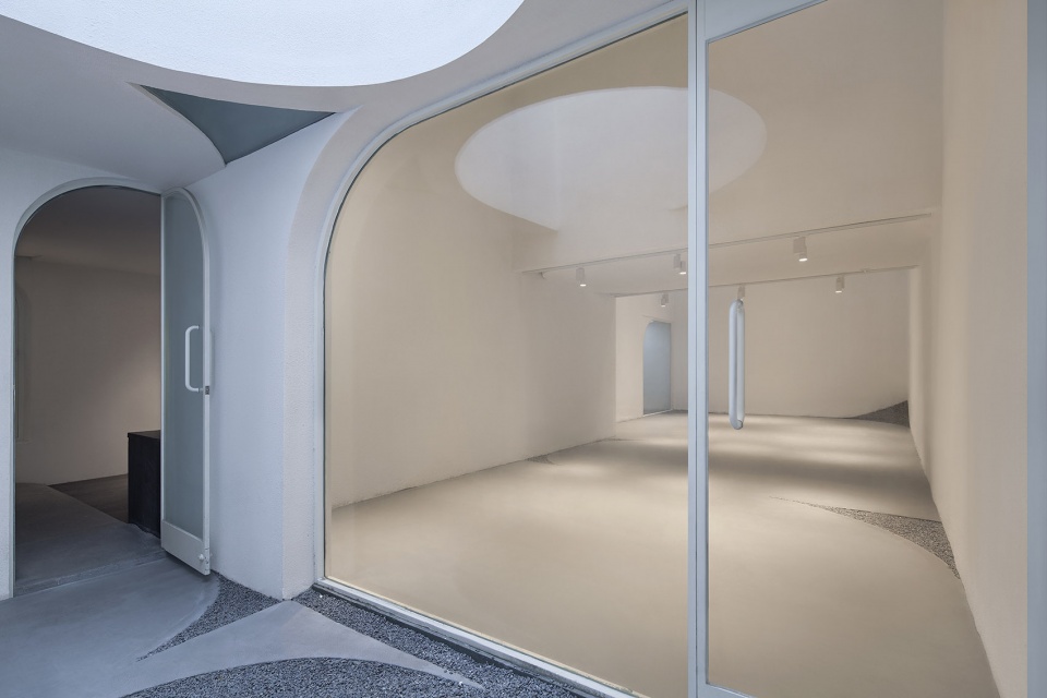 baitasi hutong gallery in beijing china by dna design and architecture studio