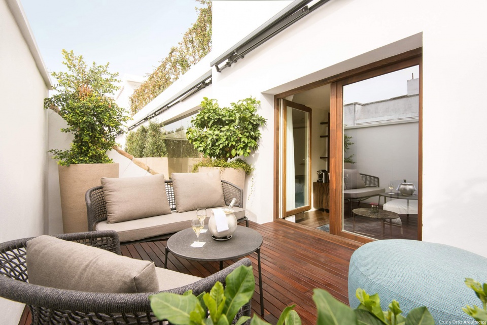 hotel mercer at mansion castelar by cruz y ortiz architects