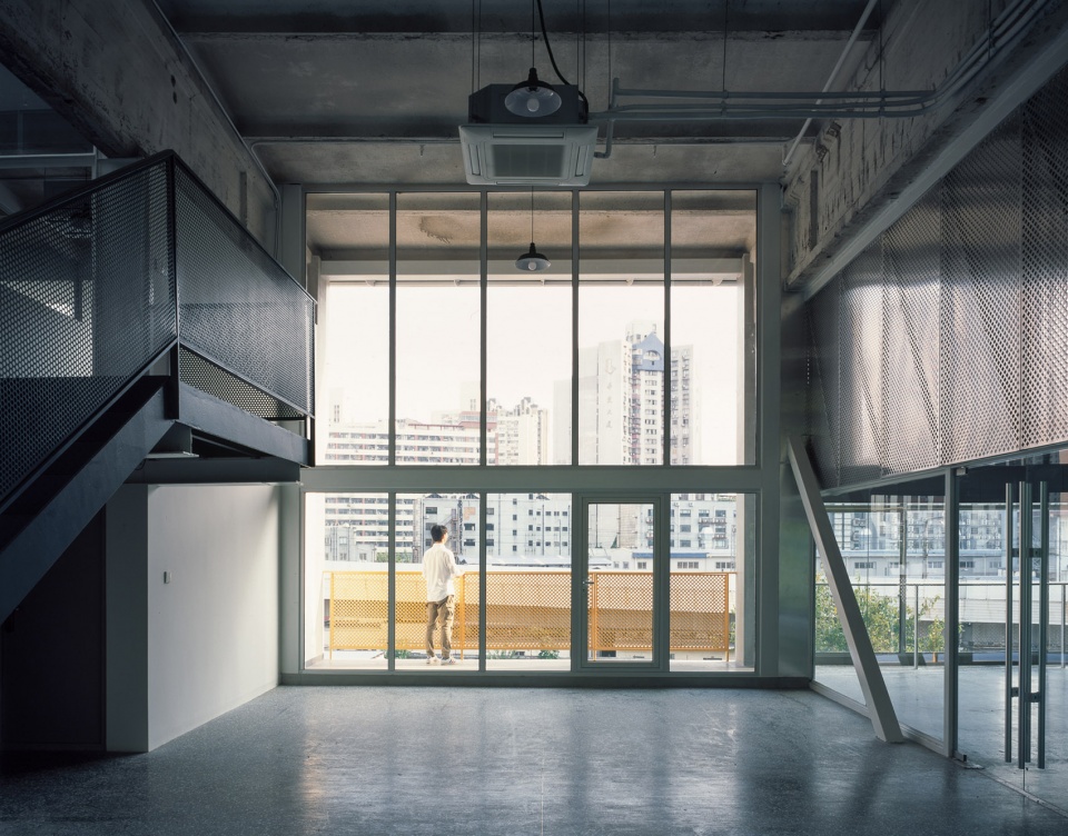 warehouse renovation in jingan shanghai by genarchitects