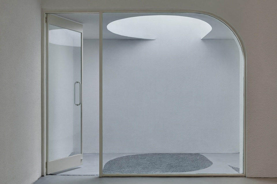 baitasi hutong gallery in beijing china by dna design and architecture studio