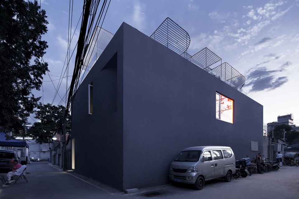 baitasi hutong gallery in beijing china by dna design and architecture studio