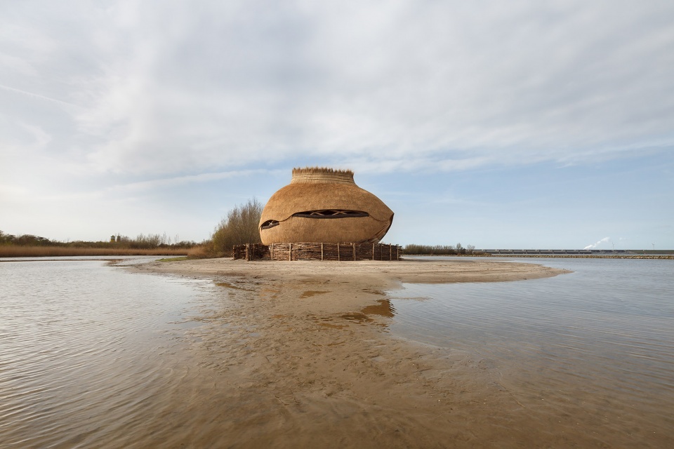 t ij by road architecten and rau architecten