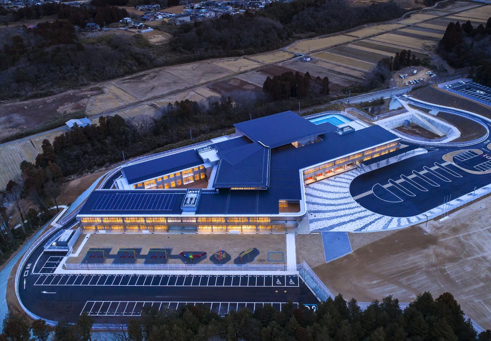 hokota south primary school by mikami architects