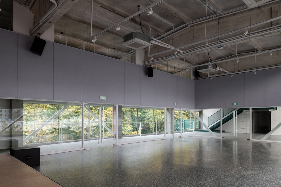 warehouse renovation in jingan shanghai by genarchitects