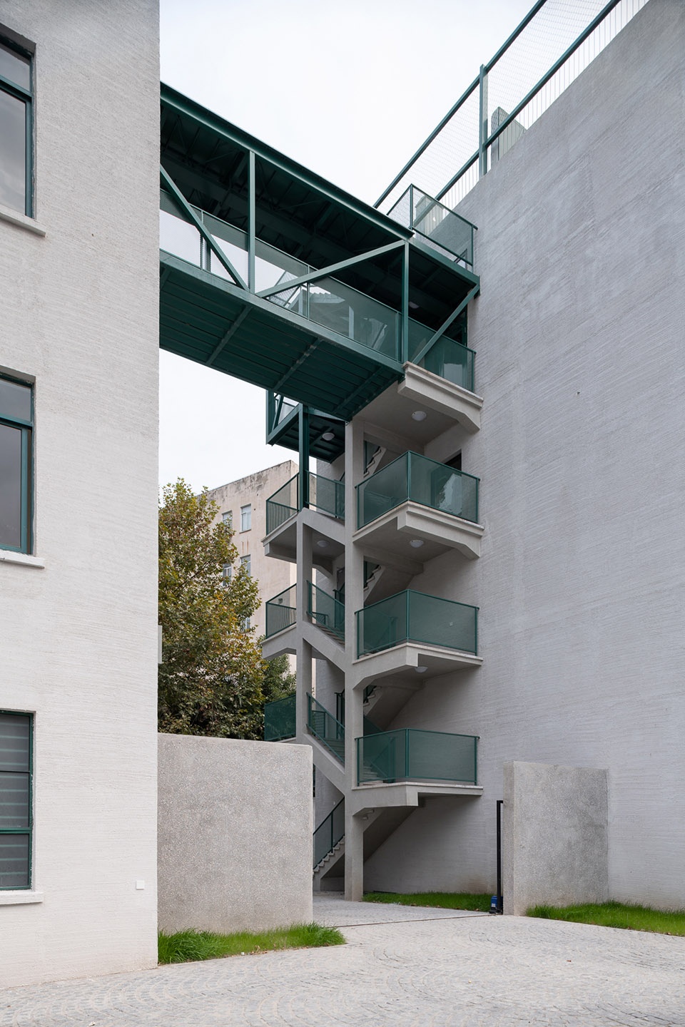 warehouse renovation in jingan shanghai by genarchitects