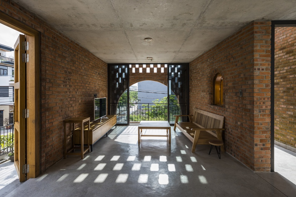 cuckoo house by tropical space