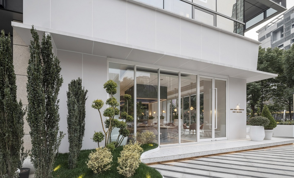 nanjing hexi flagship store china by nanjing real group architecture