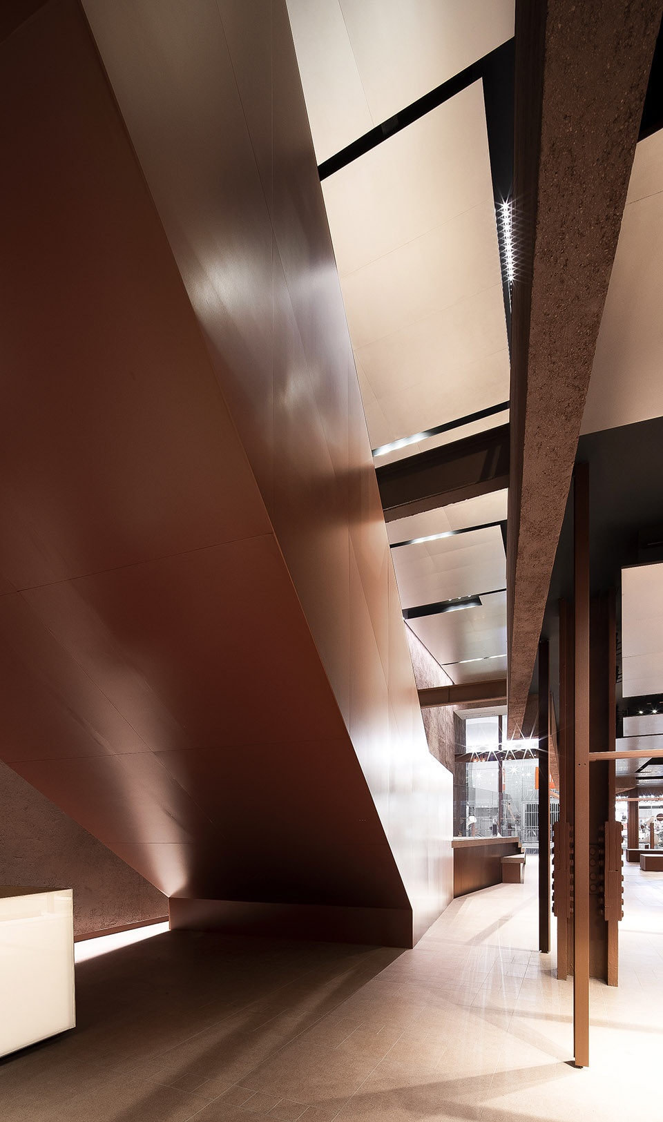 ur london flagship store by domani