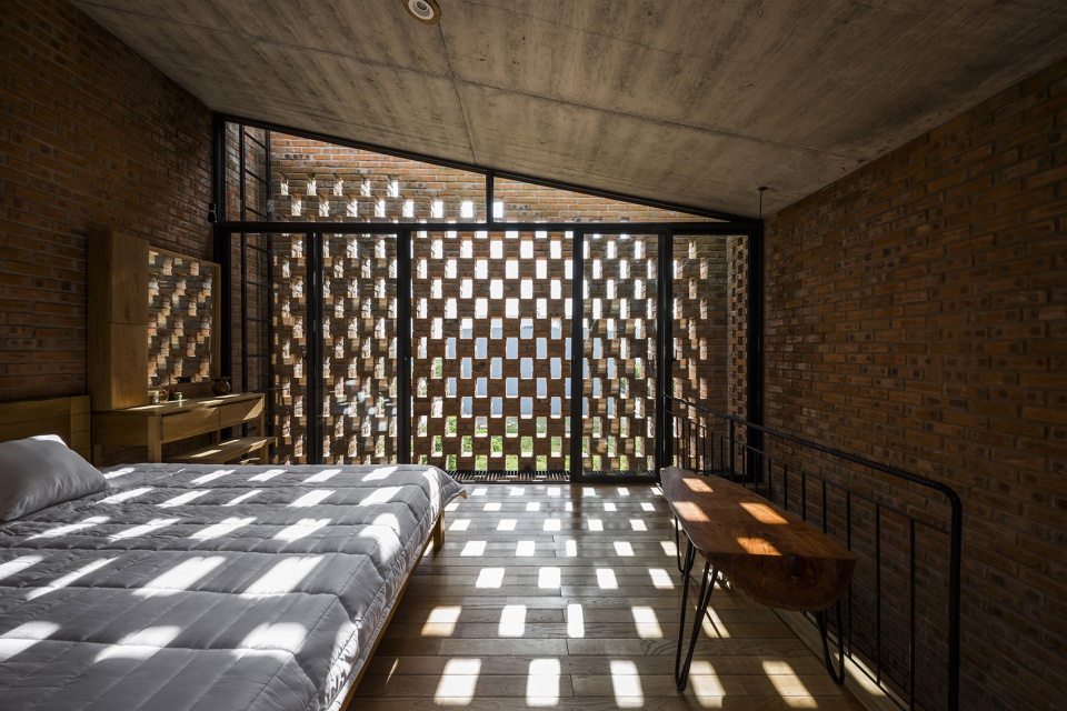 cuckoo house by tropical space