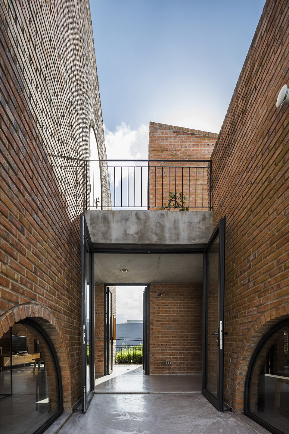 cuckoo house by tropical space