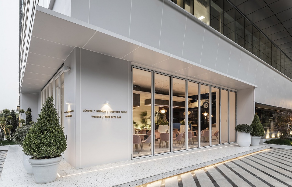 翠贝卡河西旗舰店,南京 / 南京市线状建筑设计研究室