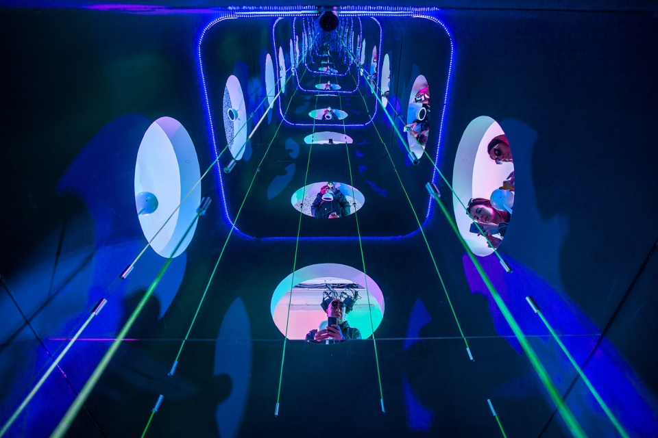 resonance installation by vave studio cheil worldwide
