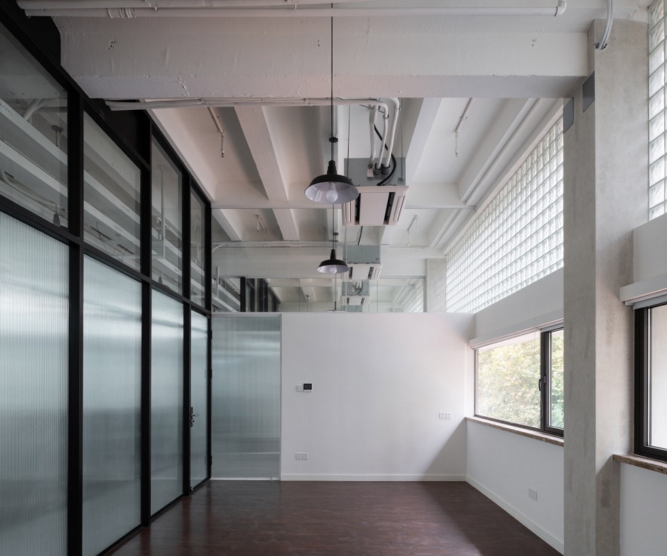 warehouse renovation in jingan shanghai by genarchitects