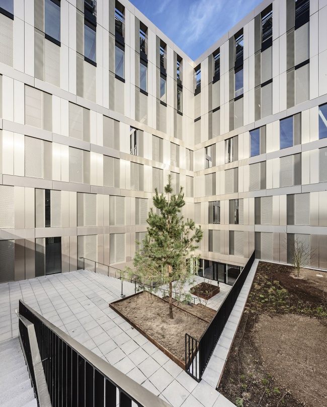green office enjoy paris batignolles by baumschlager eberle scape