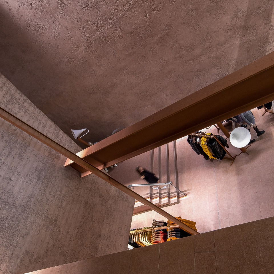 ur london flagship store by domani
