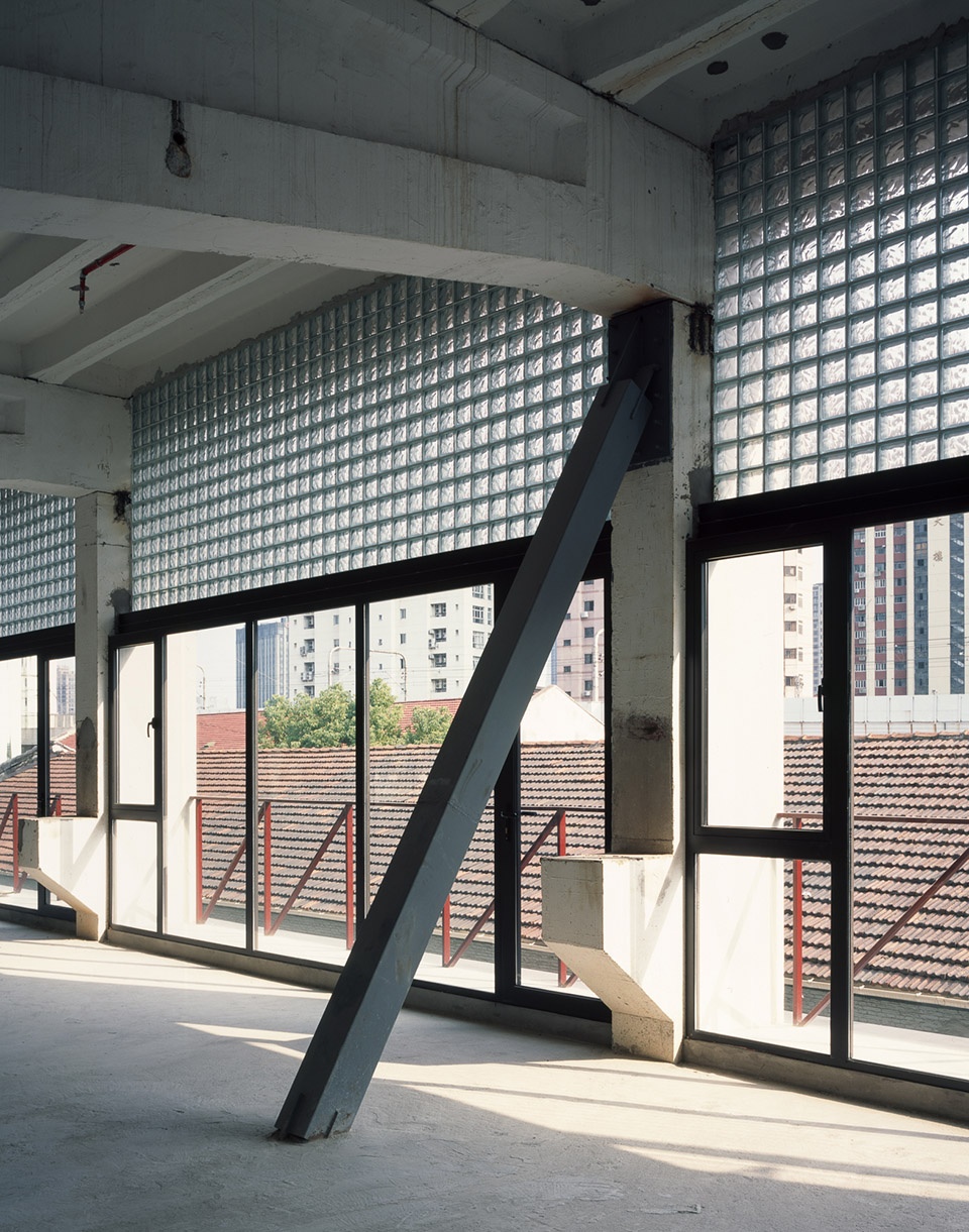 warehouse renovation in jingan shanghai by genarchitects