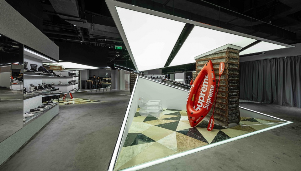 by in shanghai china by spacemen