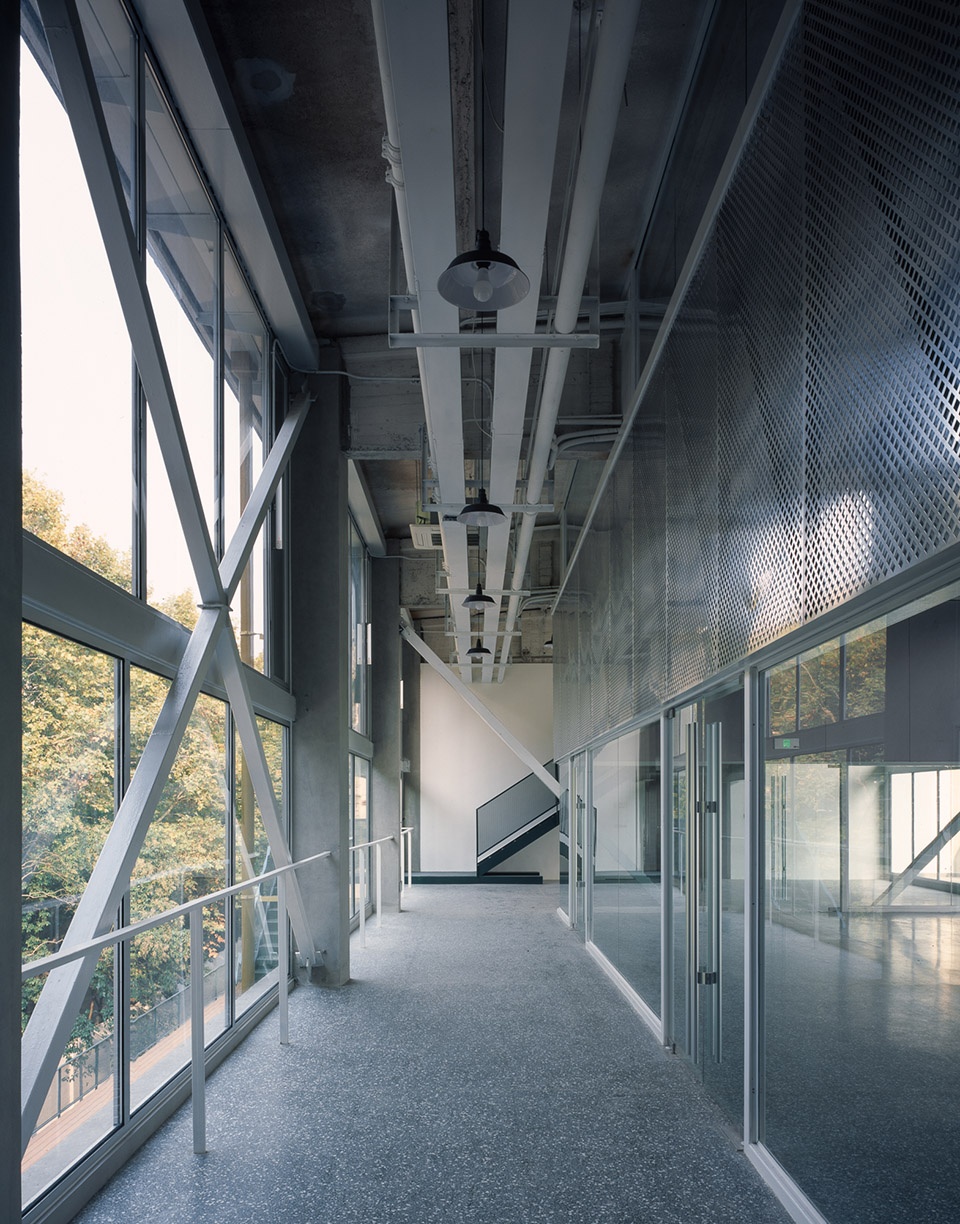 warehouse renovation in jingan shanghai by genarchitects