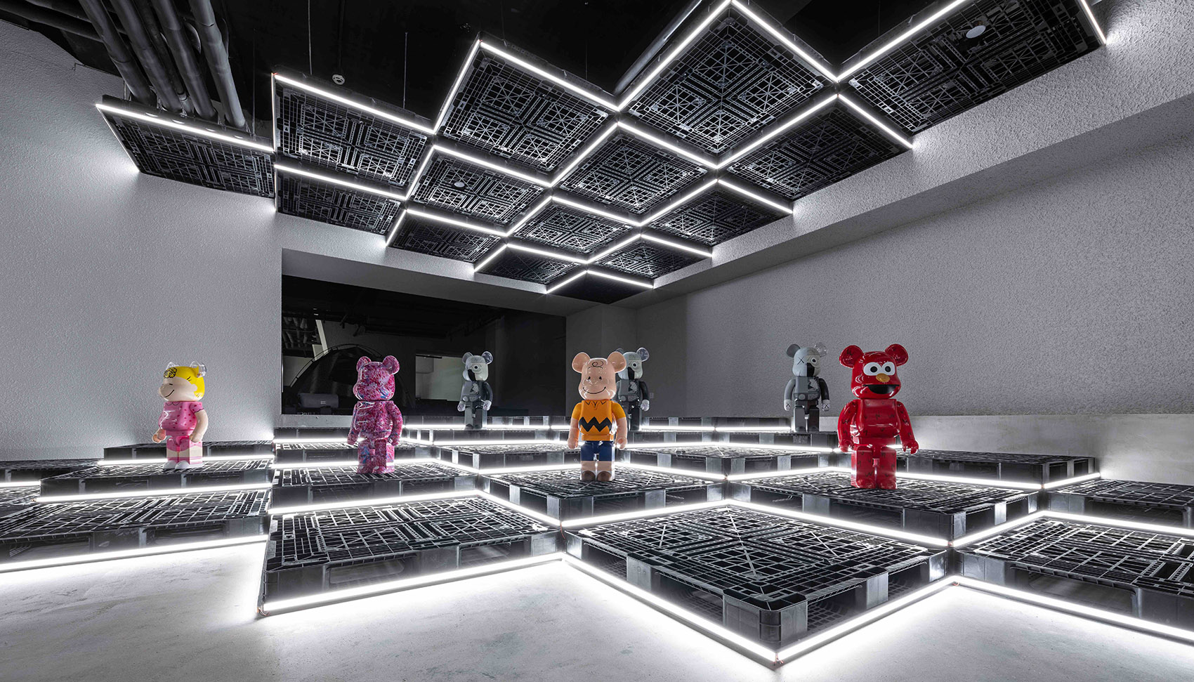 by商店和展览空间,上海 / spacemen