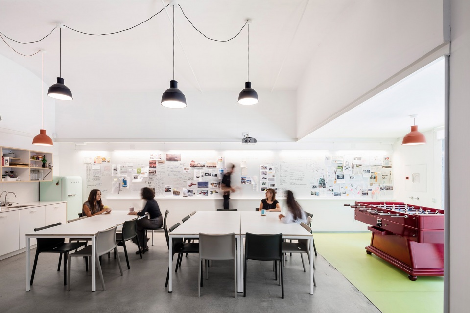 the new office of pmmt arquitectura by pmmt arquitectura