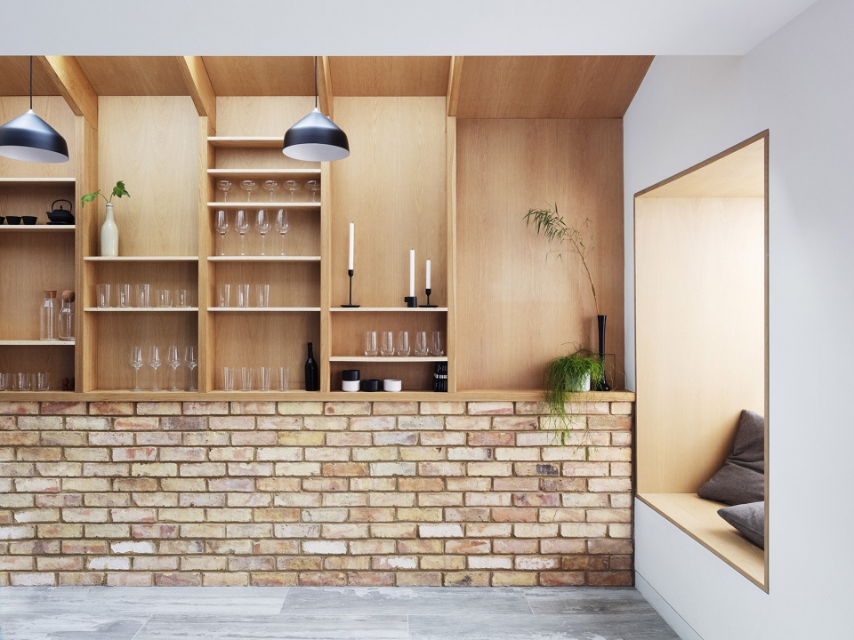 almington street house by amos goldreich architecture