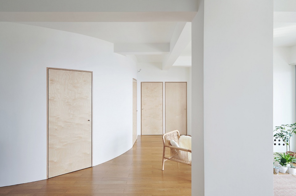 apartment for an elderly couple in shaoxing china by atelier he haibo