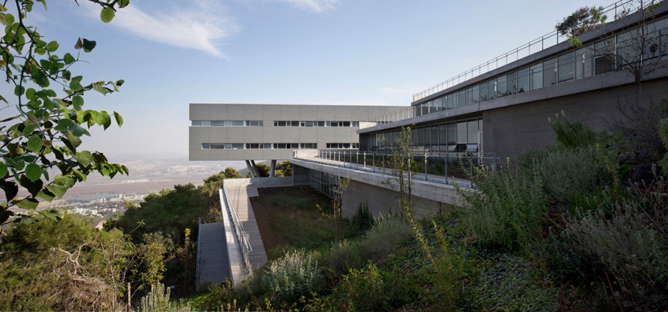 haifa university student center by chyutin architects