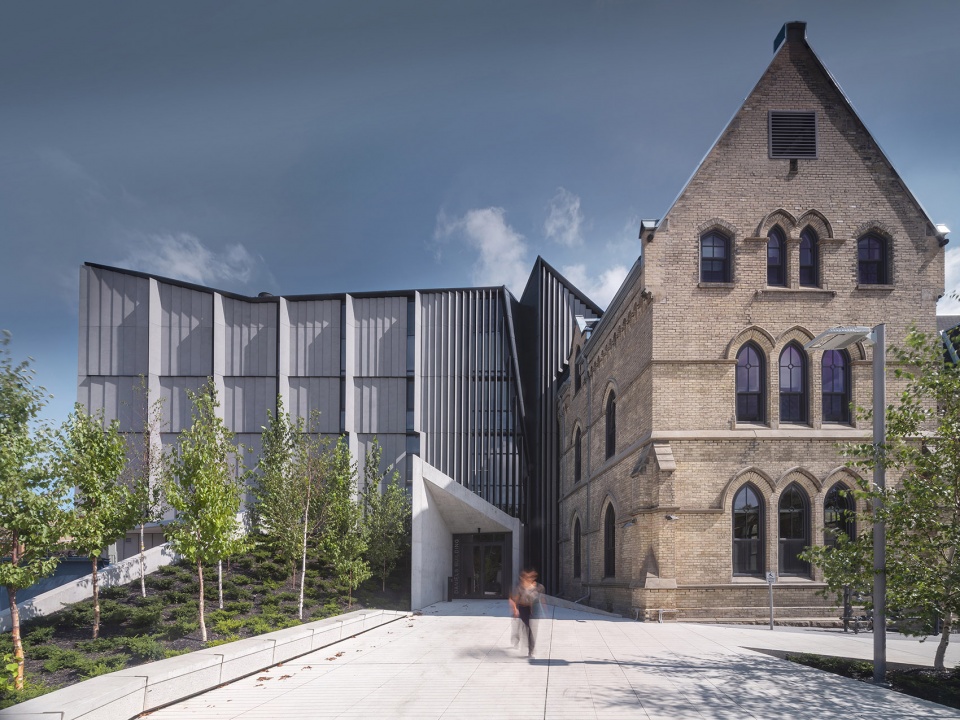 daniels building at one spadina crescent by nadaaa