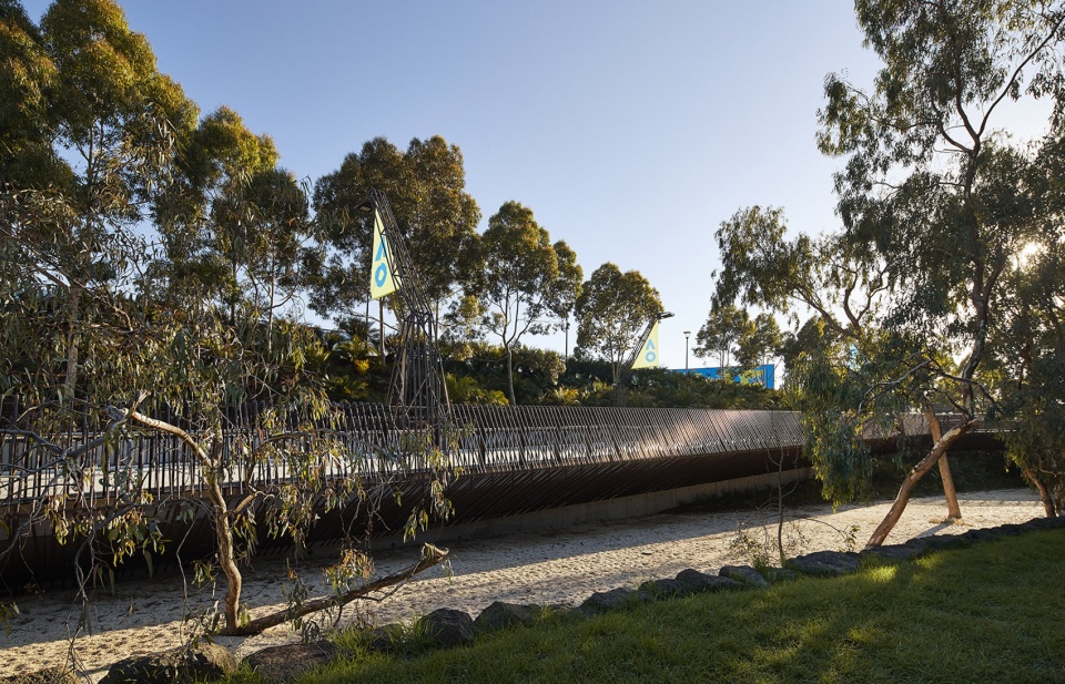 tanderrum pedestrian bridge by john wardle architects nadaaa