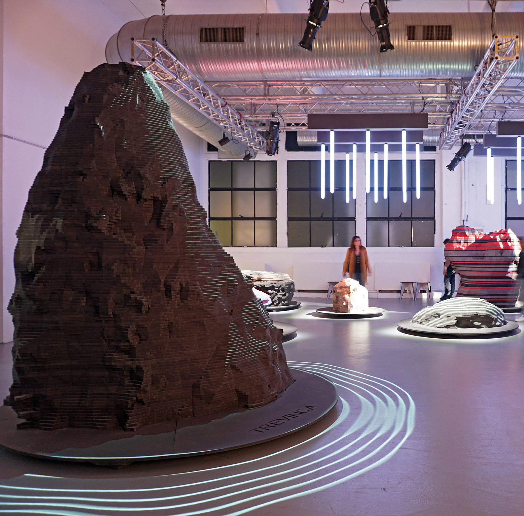 星体雕塑展米兰enormestudiovitaminartefinsa