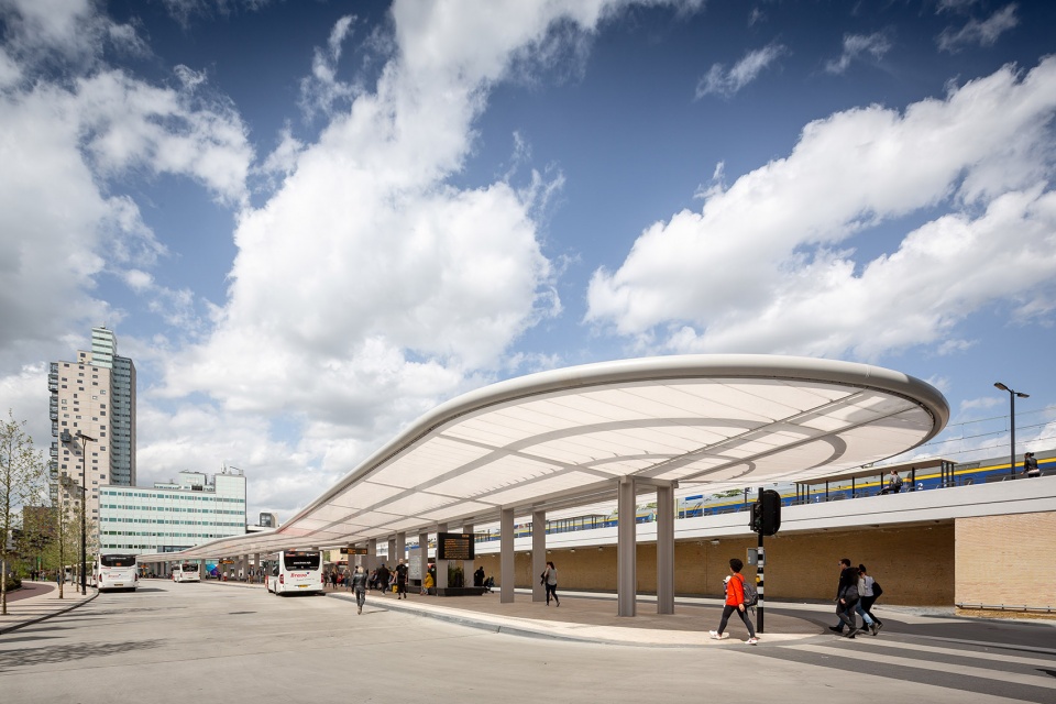 bus station tilburg by cepezed