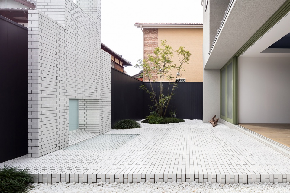 house of scenes by formkouichi kimura architects