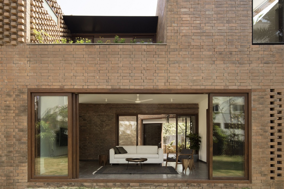 brick house by collectiveproject