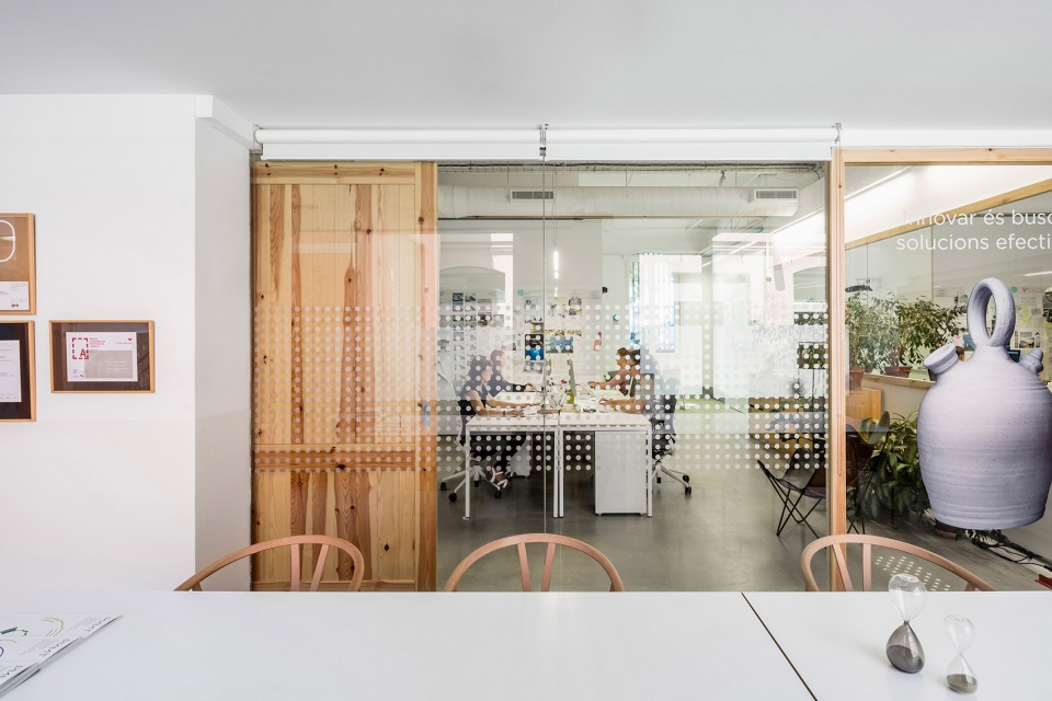 the new office of pmmt arquitectura by pmmt arquitectura